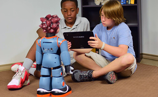 MILO Robot en apoyo de niños con autismo