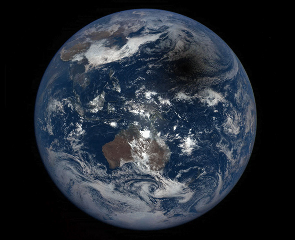 ¿Cómo se ve la Tierra durante un eclipse total de Sol?