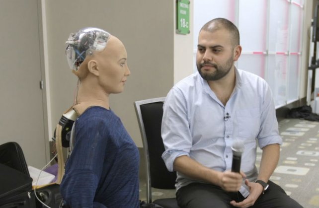 Un robot fue profesor durante medio año y nadie se dio cuenta