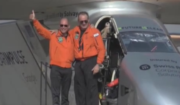 El avión Solar Impulse II completa la vuelta al mundo