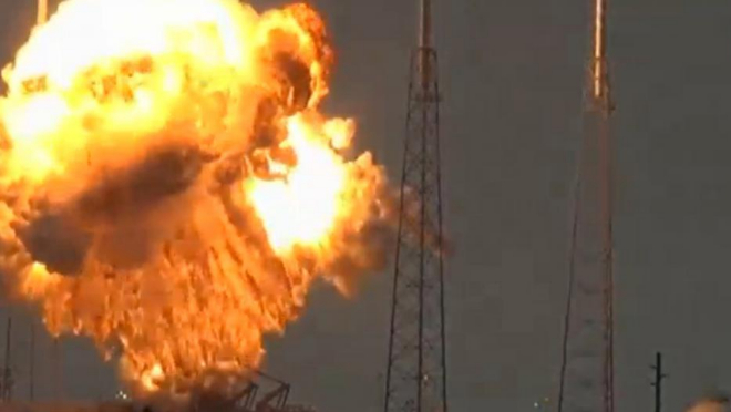Facebook pierde su primer satélite en la explosión del cohete de SpaceX