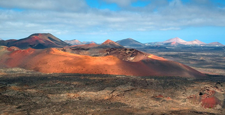 Los volcanes del Parque Nacional de Timanfaya (Lanzarote) recuerdan el paisaje rojizo de Marte. / Luc Viatour.