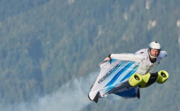 El nacimiento de un nuevo deporte extremo: el primer traje aéreo eléctrico del mundo