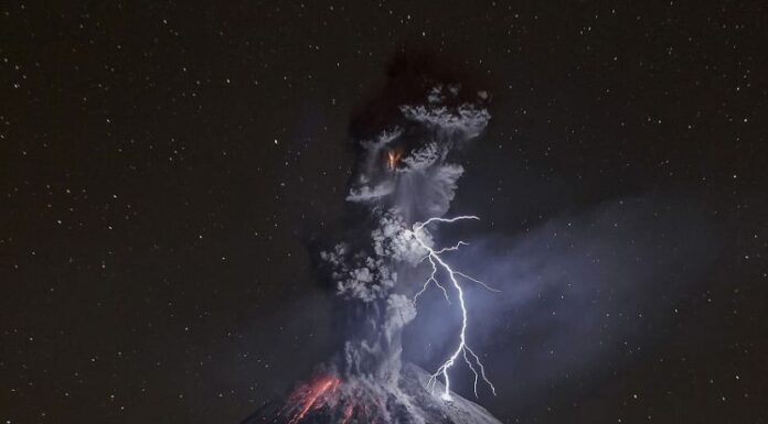 Determinación de campos magnéticos en los volcanes, y detección de la presencia de Muones en los mismos.