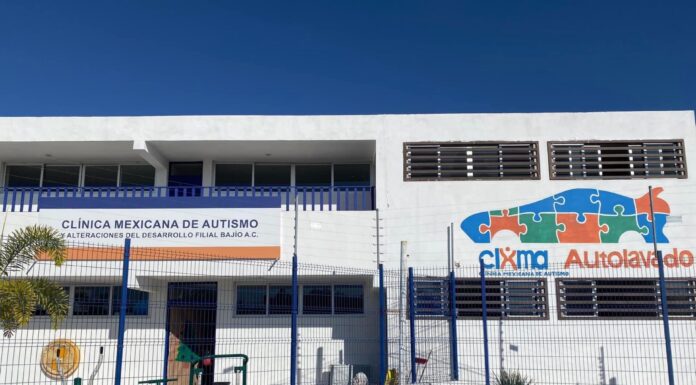 Estrés del cuidador en padres de hijos autistas comparado con niveles de estrés de padres con hijos neurotípicos.