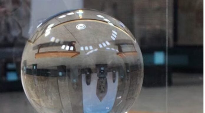 La Esfera de Cristal de la Emperatriz Viuda Cixi.