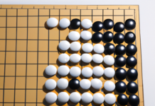 “Más Allá del Juego: AlphaGo Zero y el Enlace entre IA y Sistemas Evolutivos”