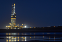 “La Interacción Entre los Terremotos y la Extracción de Petróleo Cerca de las Placas Tectónicas: Historia, Impacto y Anécdotas”