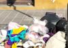 “La Contaminación Silenciosa: El Impacto de la Ropa Abandonada en las Calles”