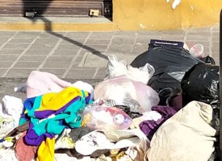 “La Contaminación Silenciosa: El Impacto de la Ropa Abandonada en las Calles”
