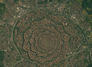 “Geometría del Territorio: Fractales, Topología y SIG en la Construcción de la Ciudad del Futuro”