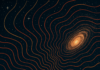 Escuchar el Universo: Radiotelescopios, Información Cósmica y el Tapiz Electrodinámico.